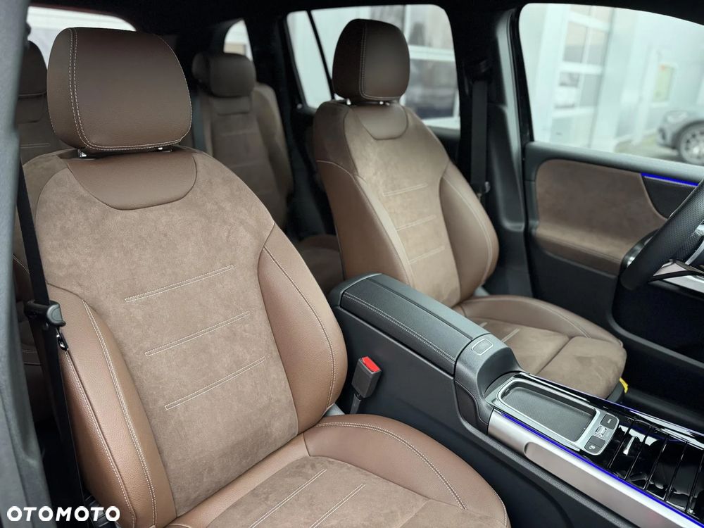 Mercedes-Benz GLB 200 AMG Line 7G-DCT - 12