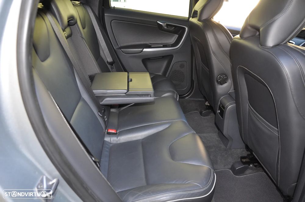 Volvo XC 60 2.0 D4 R-Design Summum Geartronic - 31