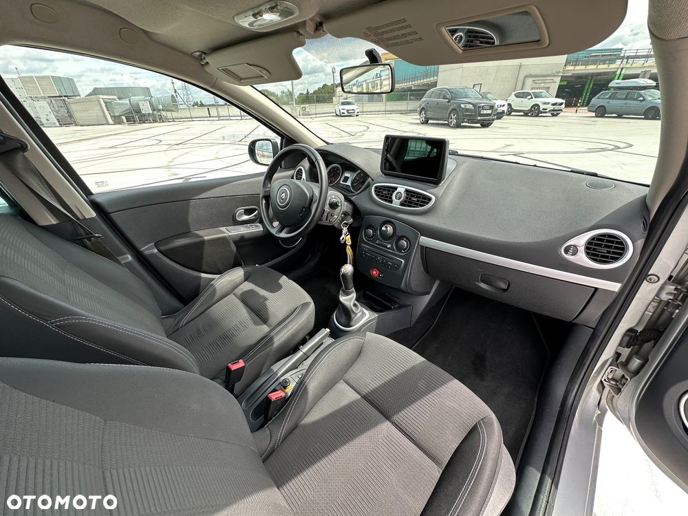 Renault Clio - 10