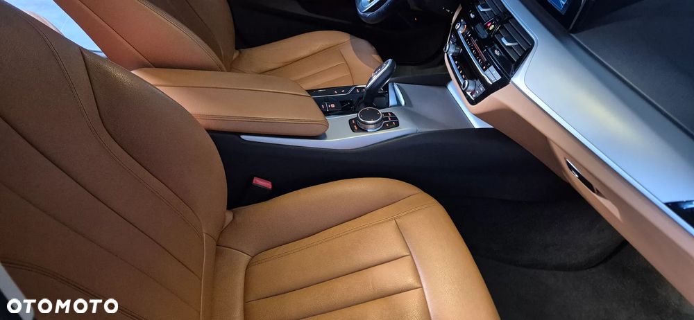 BMW Seria 5 520d Efficient Dynamics Luxury Line sport - 13
