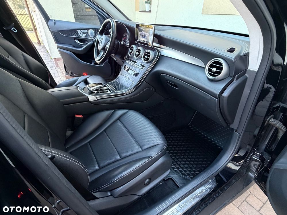 Mercedes-Benz GLC - 32