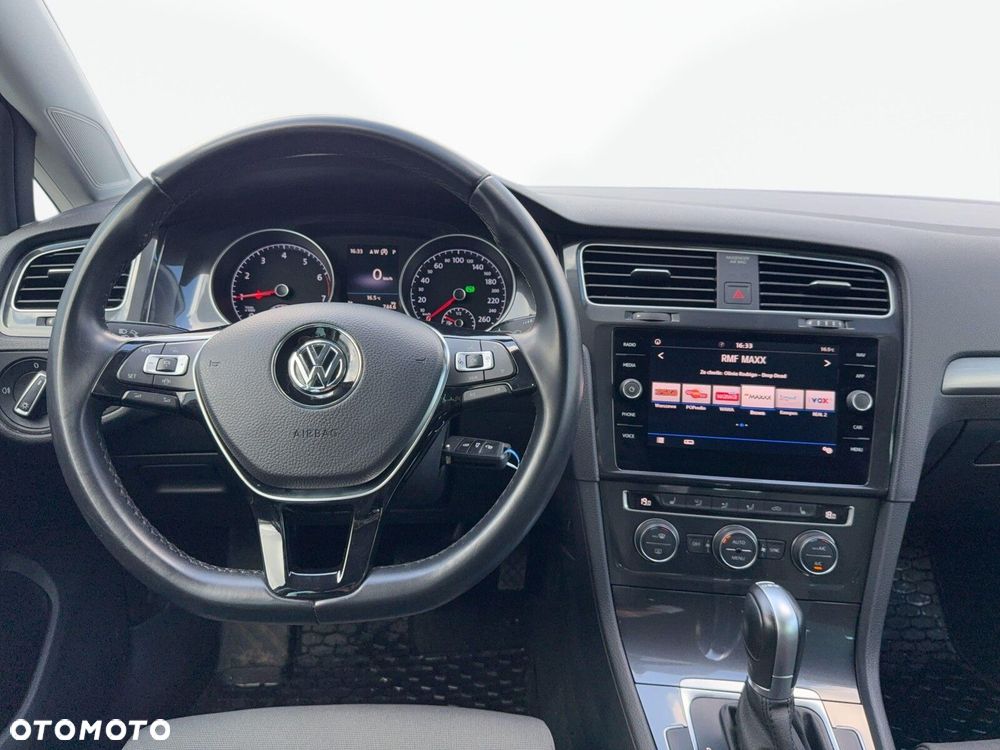 Volkswagen Golf - 13