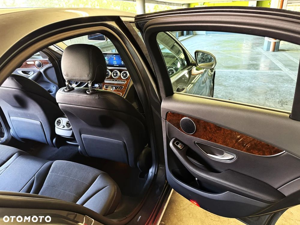 Mercedes-Benz Klasa C 200 4-Matic 9G-TRONIC - 13