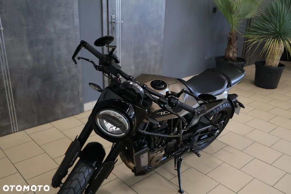 Husqvarna Svartpilen - 21