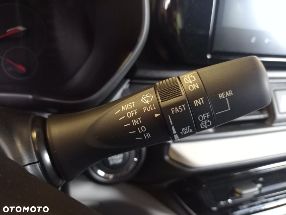 Suzuki Swift 1.2 Dualjet SHVS Premium Plus CVT - 11