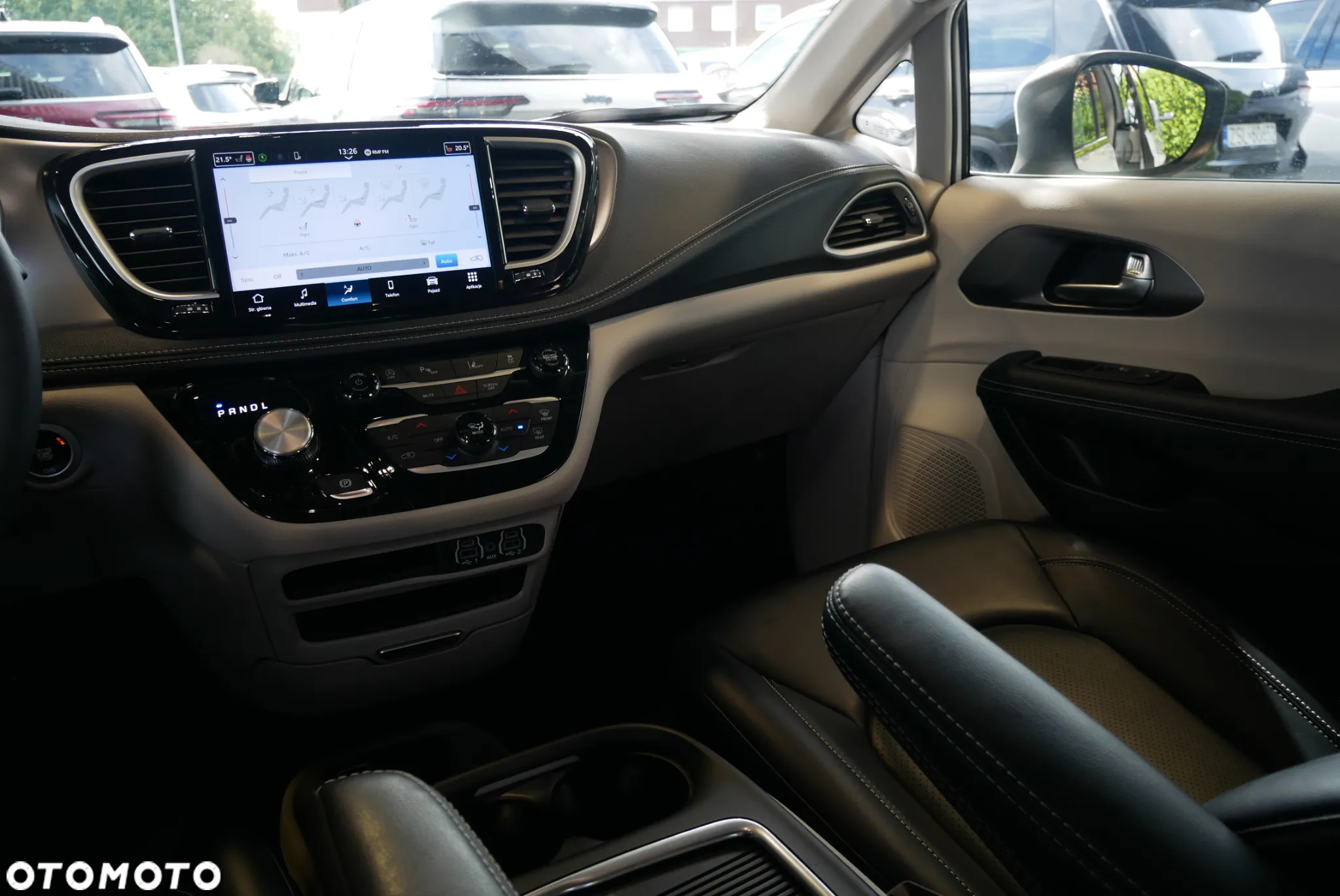 Chrysler Pacifica - 16