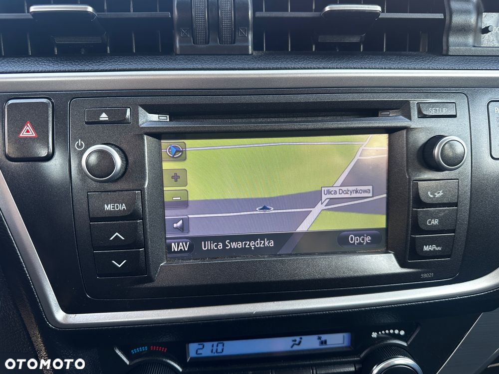 Toyota Auris 1.8 HSD Luna - 29