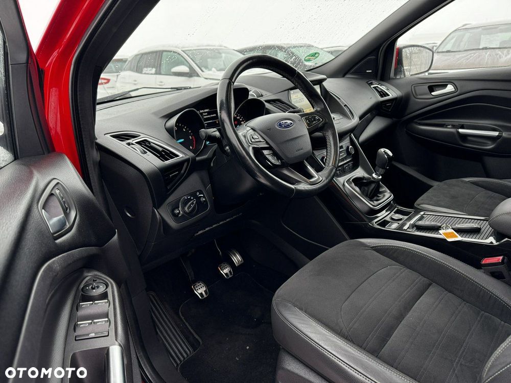 Ford Kuga 2.0 TDCi 4x2 ST-Line - 11