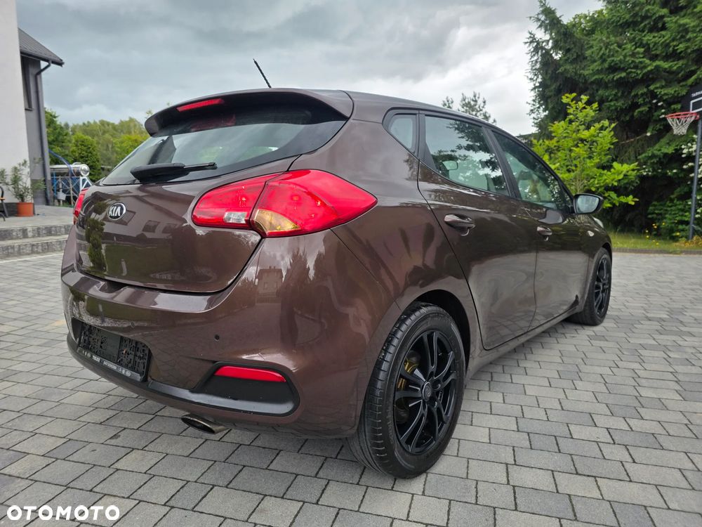 Kia Ceed 1.6 GDI Dream-Team Edition - 33