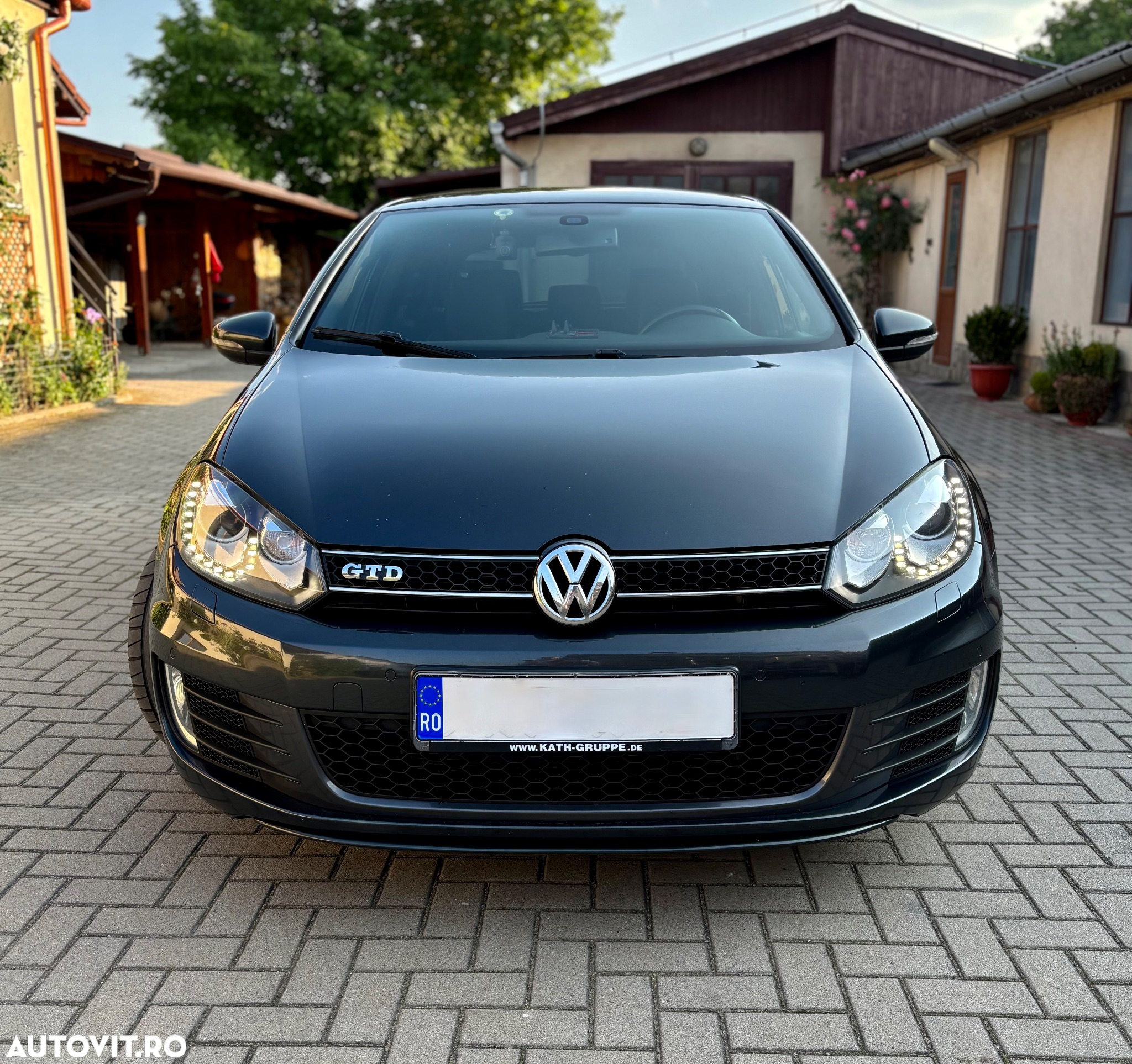 Volkswagen Golf 2.0 DPF GTD DSG - 2