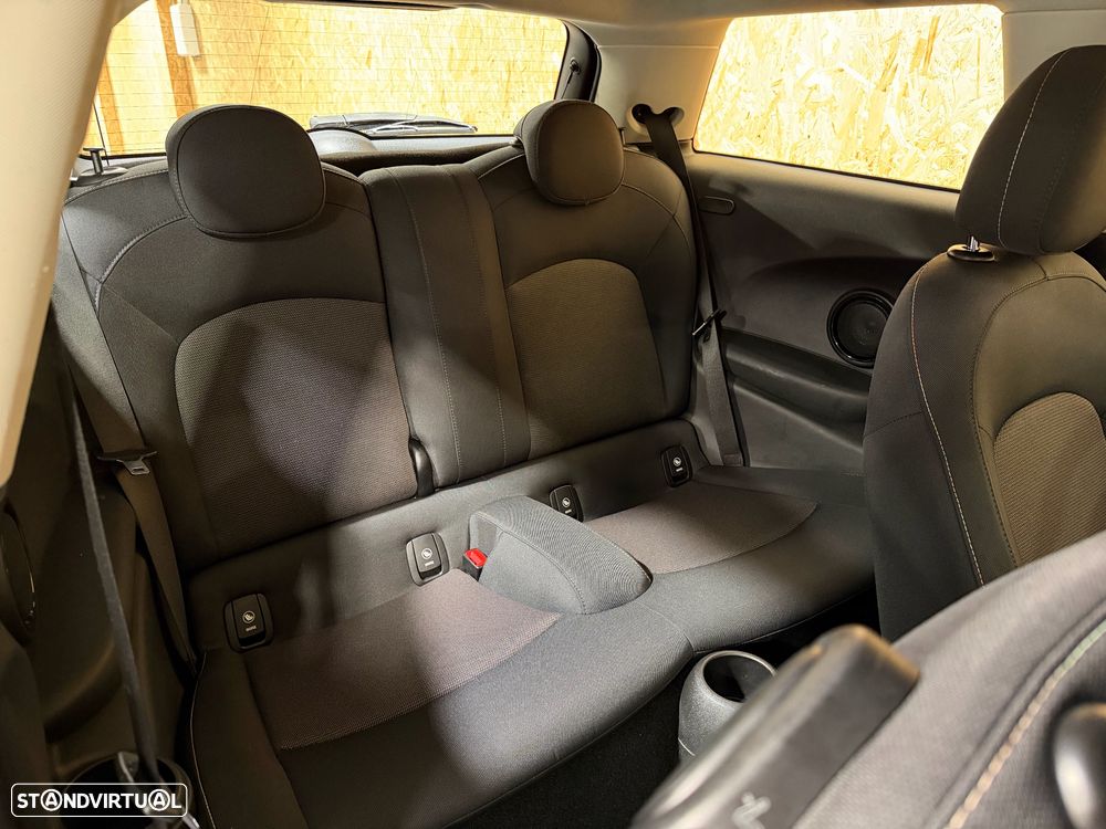 MINI 3 Portas One D - 21