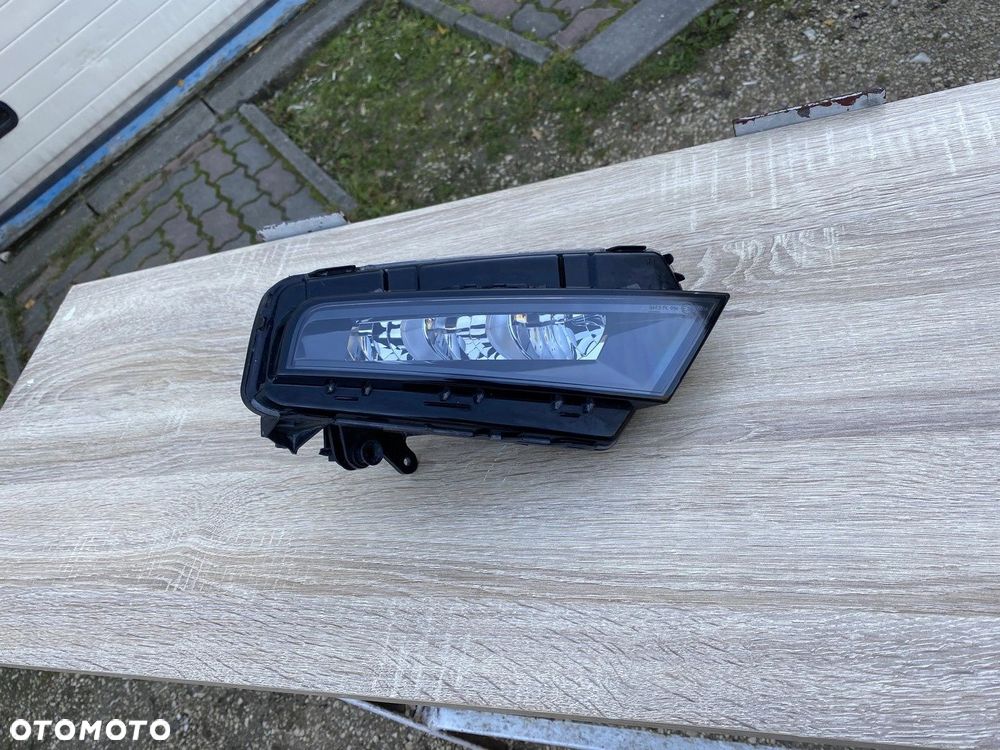 HALOGEN PRAWY SEAT ATECA LED 575941700B - 1