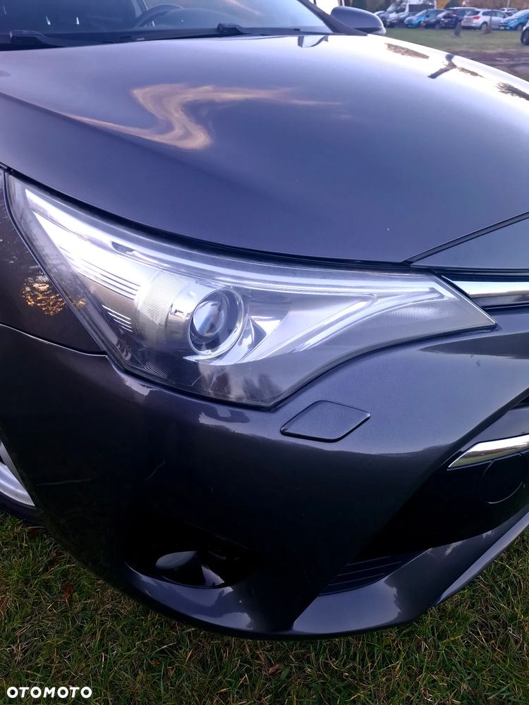 Toyota Avensis - 11