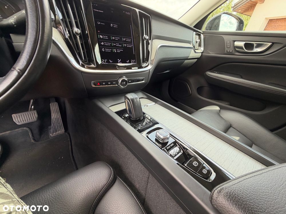 Volvo V60 Cross Country B4 D AWD Geartronic Pro - 13