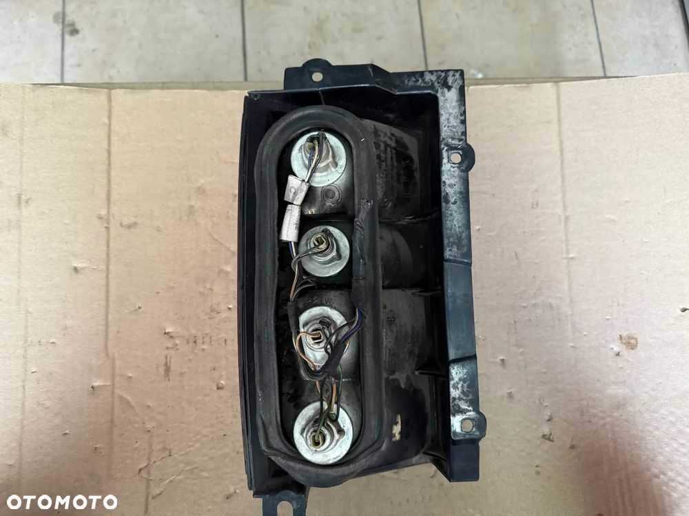 Reflektor / lampa tylna Jeep Grand Cherokee XJ - prawa strona - oryginalna - 2