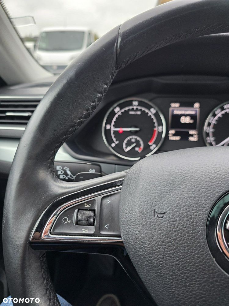 Skoda Superb 2.0 TDI SCR 4x4 Ambition DSG - 31