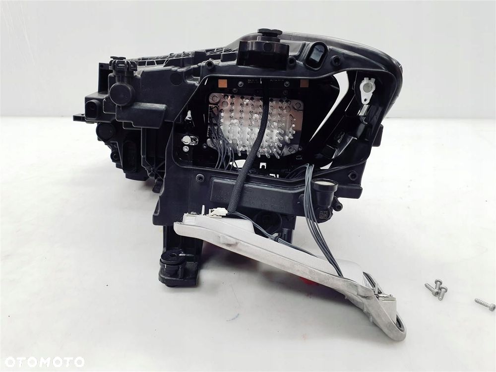 VW CADDY IV 2K8 20r PRAWA LAMPA PRZÓD FULL LED ORY EU - 9