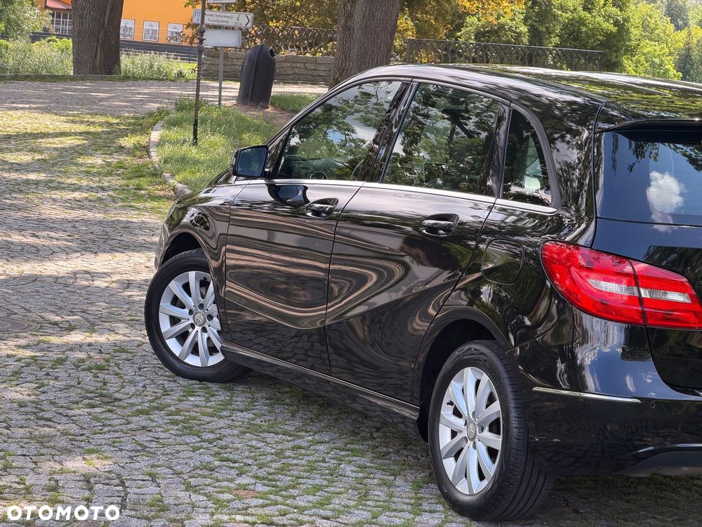 Mercedes-Benz Klasa B 180 d Peak Edition - 37