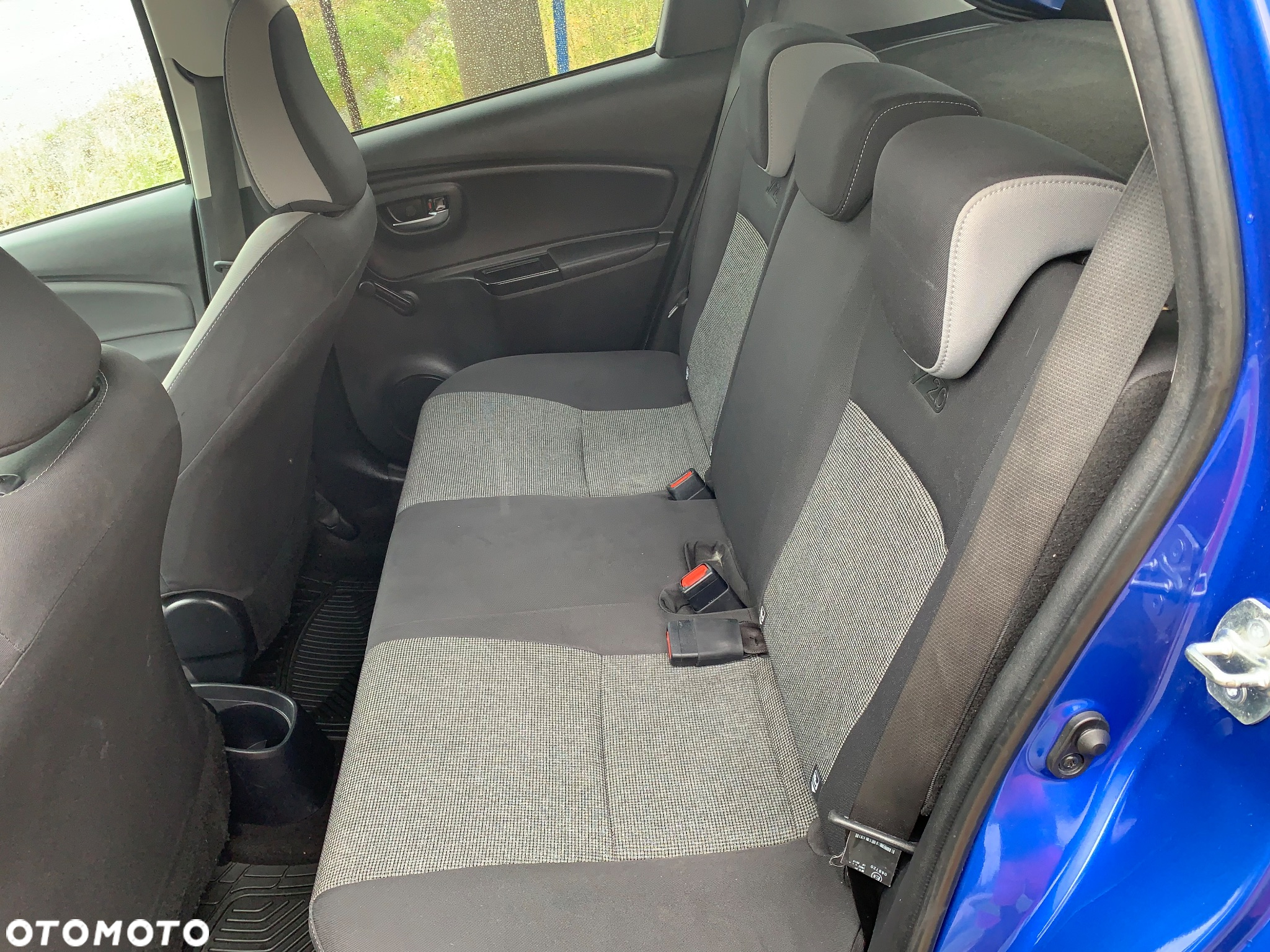 Toyota Yaris Hybrid 100 Premium - 12