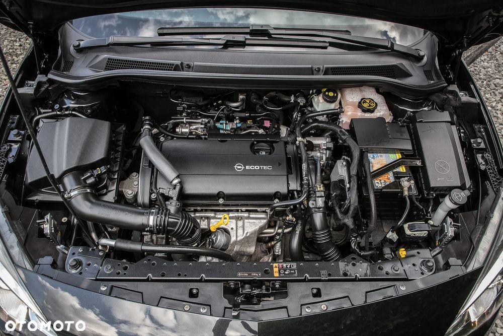 Opel Astra 1.6 Turbo Cosmo - 38
