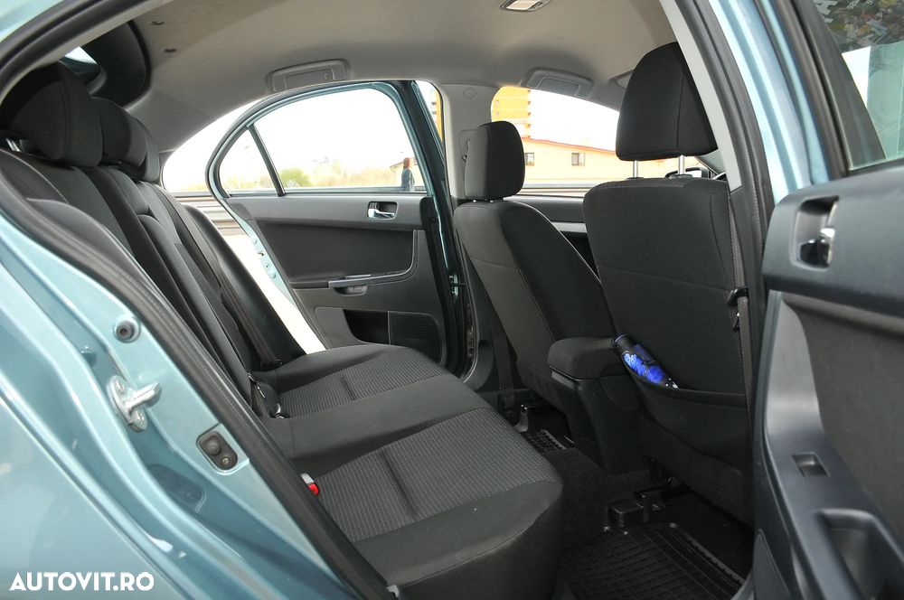 Mitsubishi Lancer 1.8 CVT Intense - 5