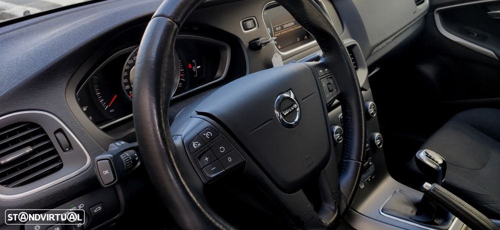 Volvo V40 Cross Country 2.0 D3 - 11