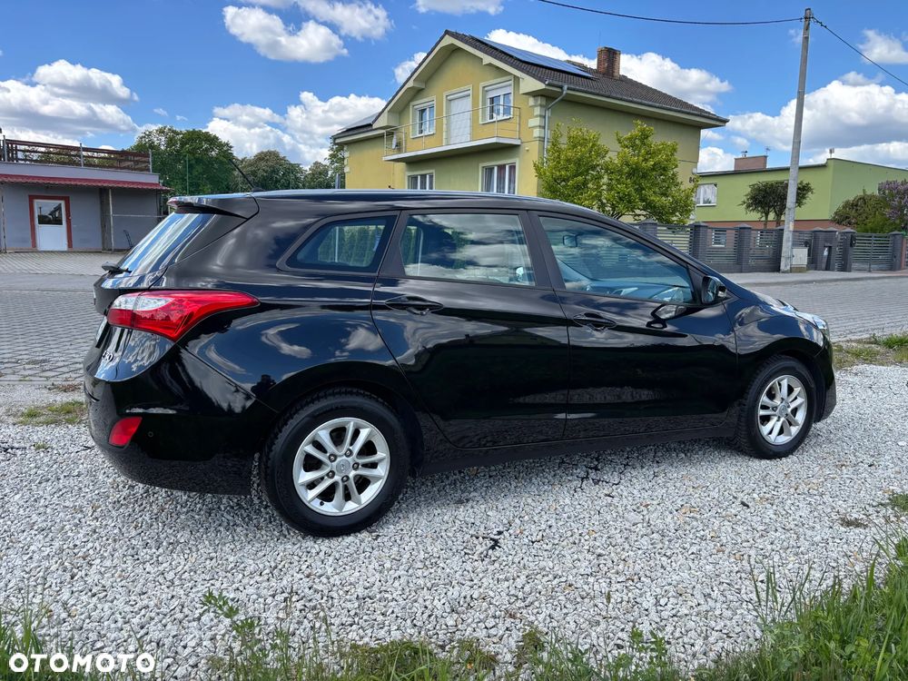 Hyundai i30 Kombi 1.6 CRDI Select - 17