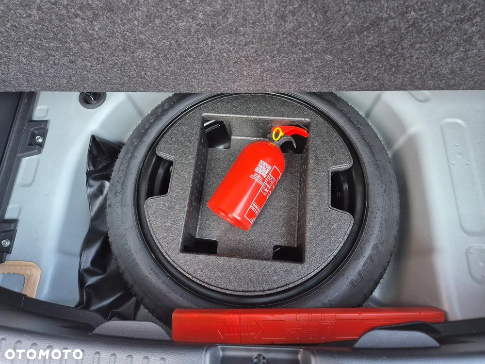 Toyota Yaris Hybrid 1.5 Executive - 29