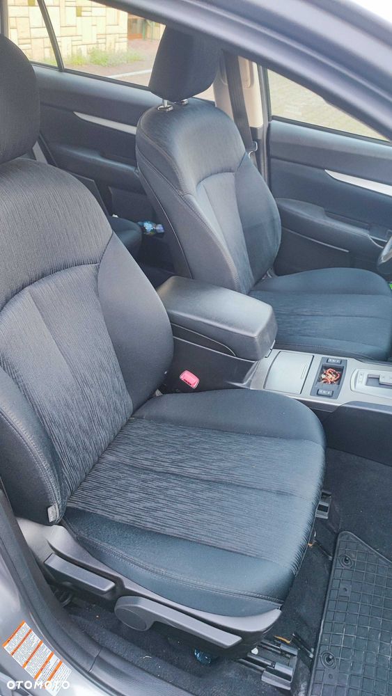 Subaru Legacy - 8