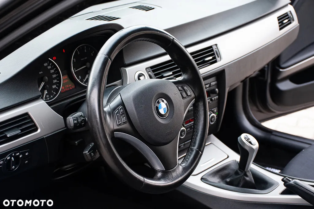 BMW Seria 3 - 26