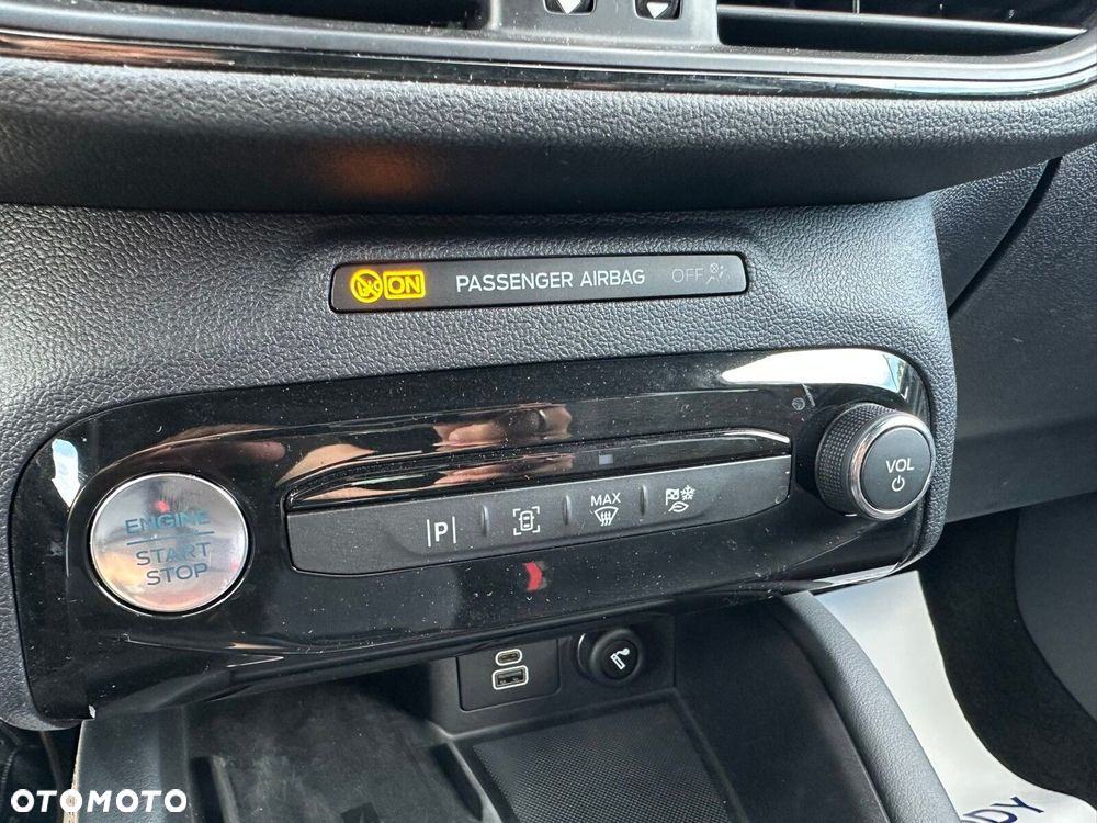 Ford Kuga - 24