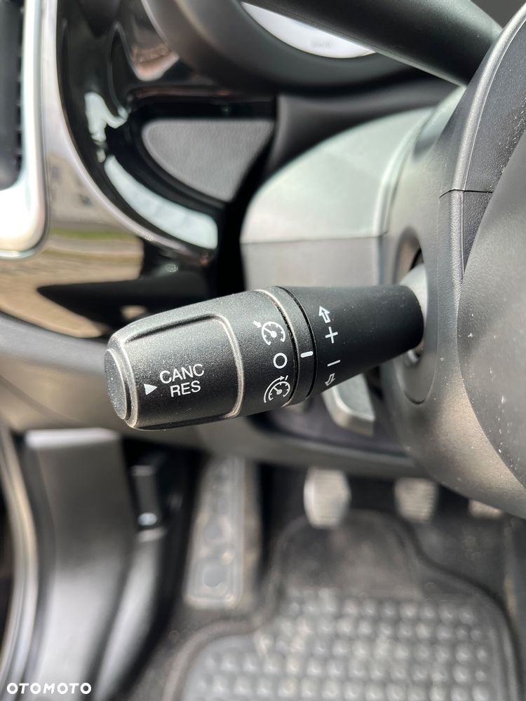 Fiat 500L 1.4 T-Jet Lounge - 32