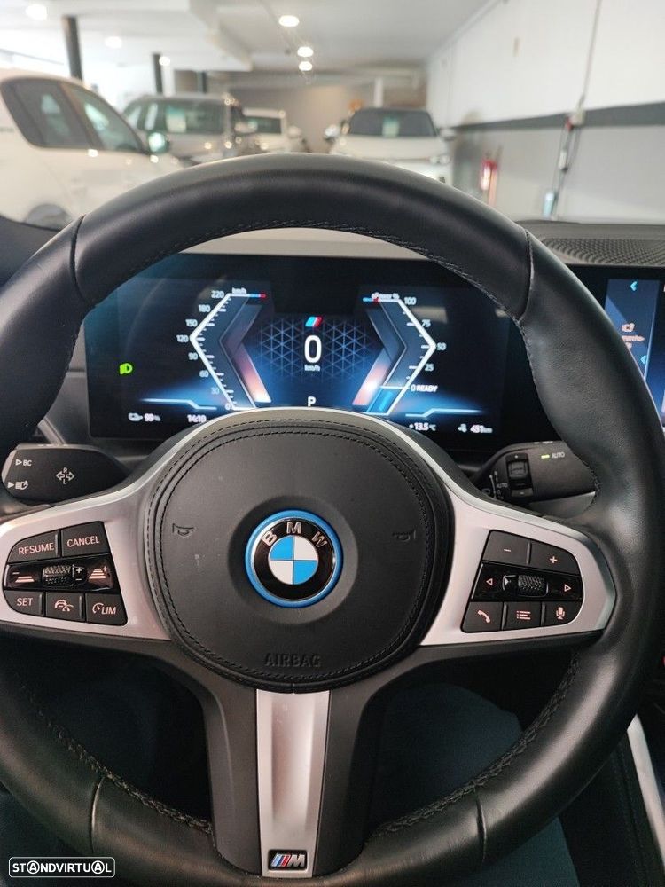 BMW i4 eDrive40 Desportiva M - 16