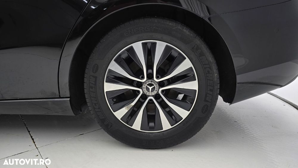Mercedes-Benz A 200 Sedan 7G-DCT Lim. AMG Line Advanced Plus - 22