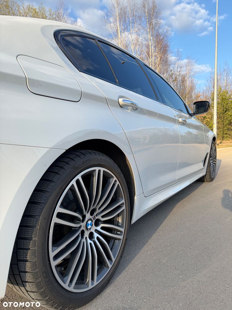 BMW Seria 5 520d xDrive - 11