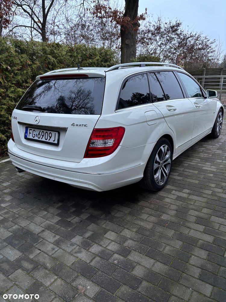 Mercedes-Benz Klasa C 250 CDI DPF 4Matic 7G-TRONIC BlueEFFICIENCY Avantgarde - 4