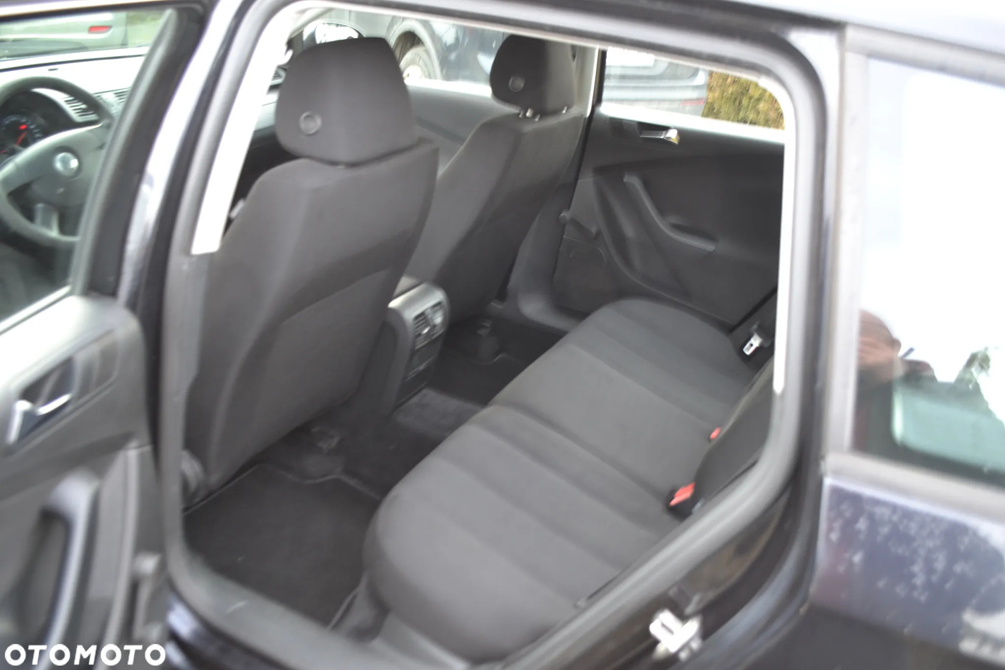 Volkswagen Passat 1.9 TDI Sportline - 8