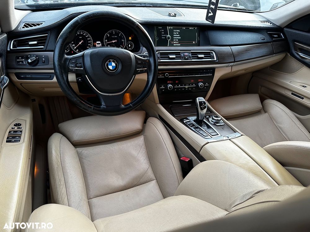 BMW Seria 7 740d xDrive - 22