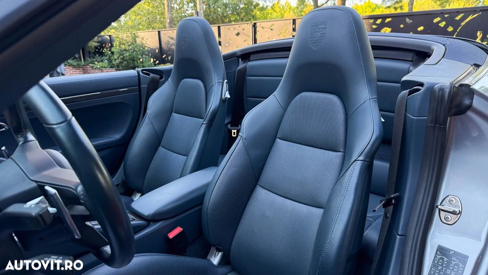 Porsche 911-TURBO-S Cabriolet - 24
