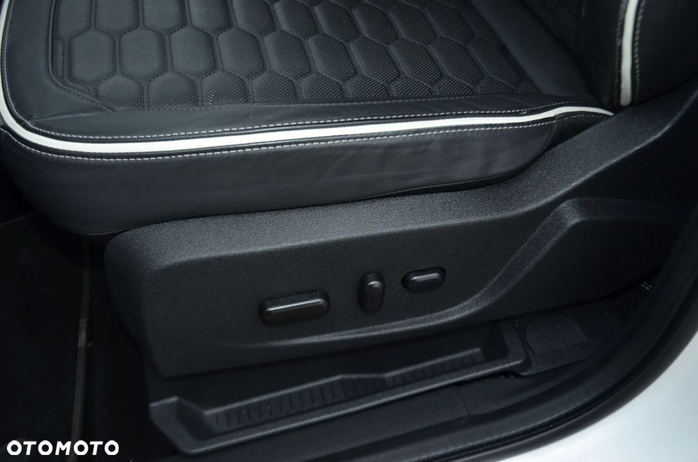 Ford Kuga Vignale 2.0 TDCi FWD - 28