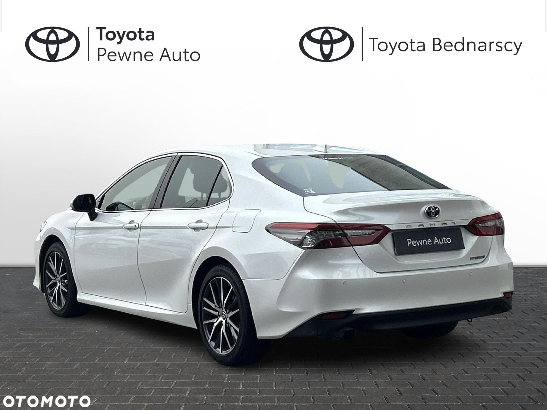 Toyota Camry - 5