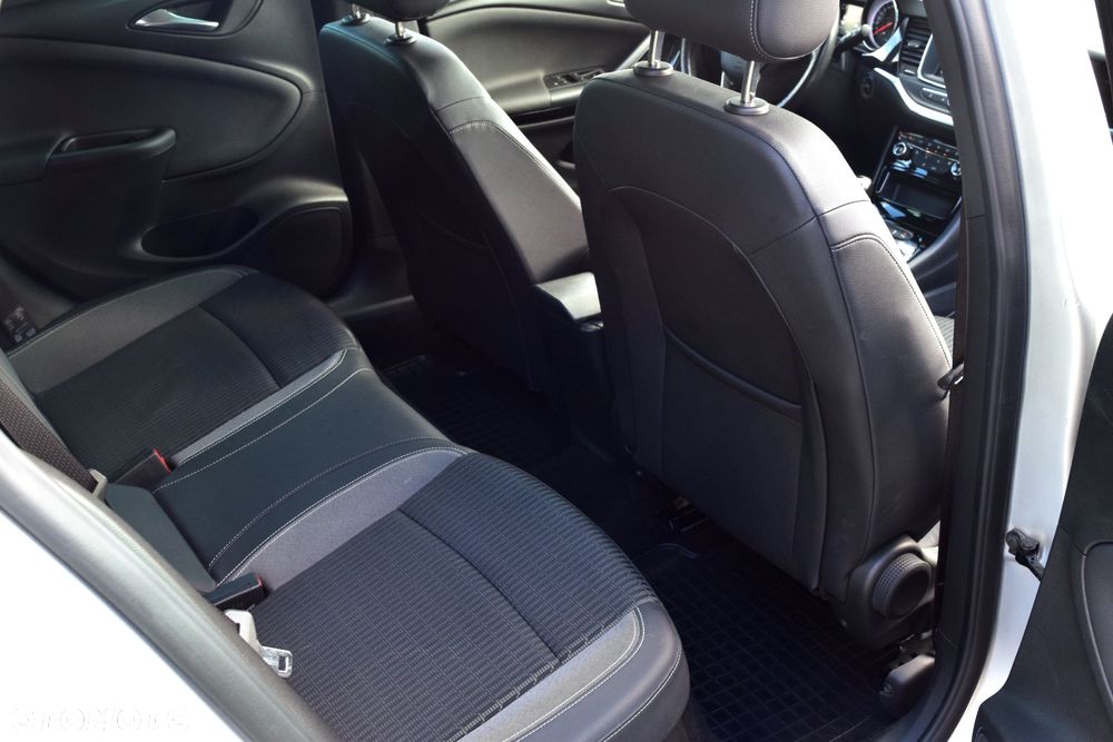 Opel Astra 1.2 T Business Elegance S&S - 25