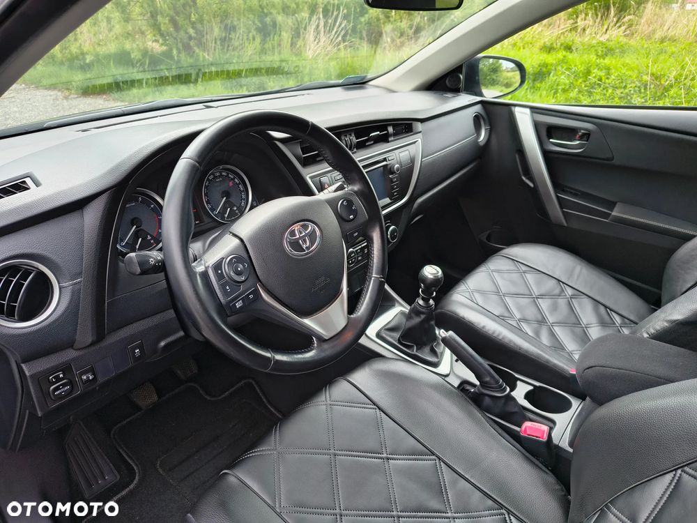 Toyota Auris 1.6 Premium - 10