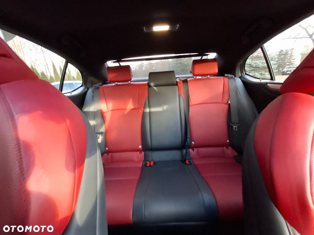 Lexus ES 300h F Sport Edition - 36