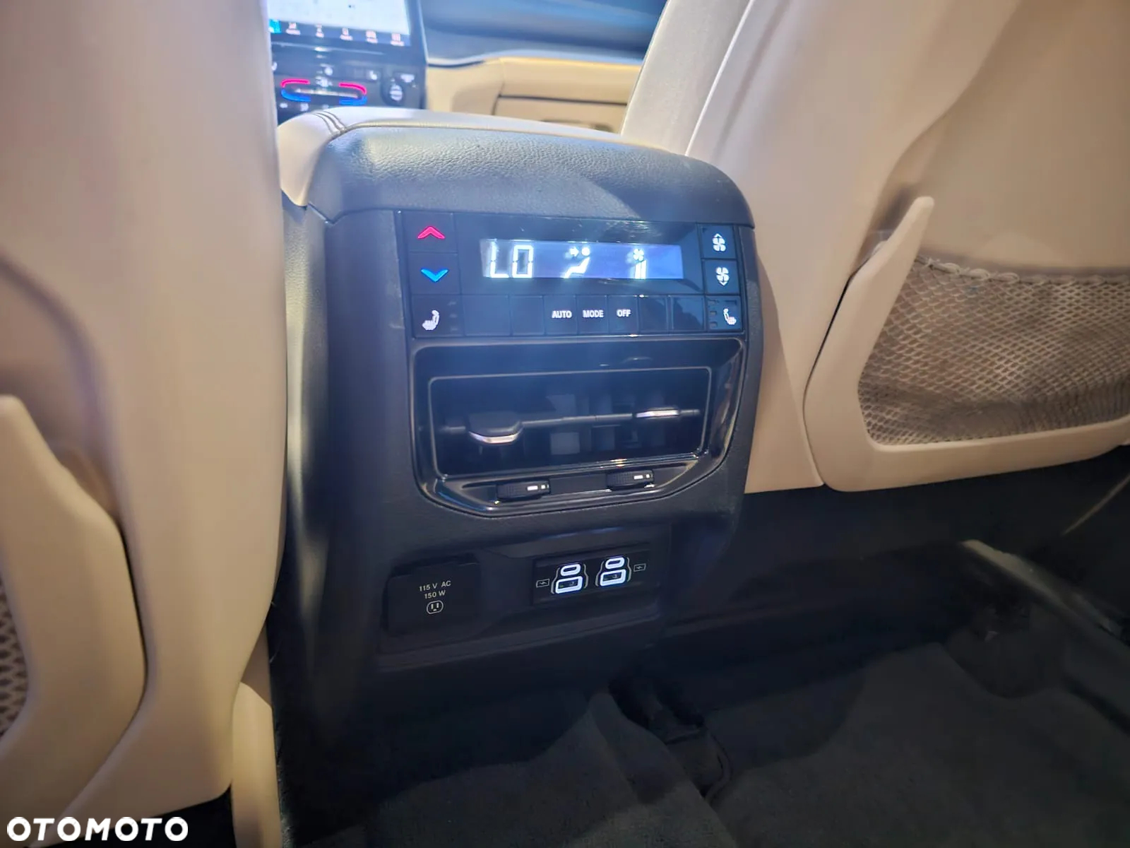 Jeep Grand Cherokee - 16