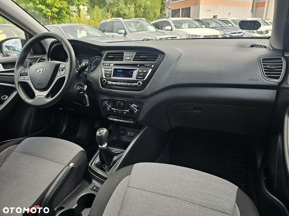 Hyundai i20 - 17