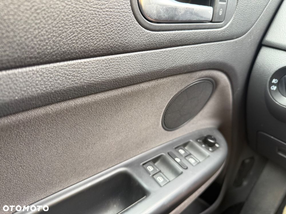 Volkswagen Golf Plus - 10