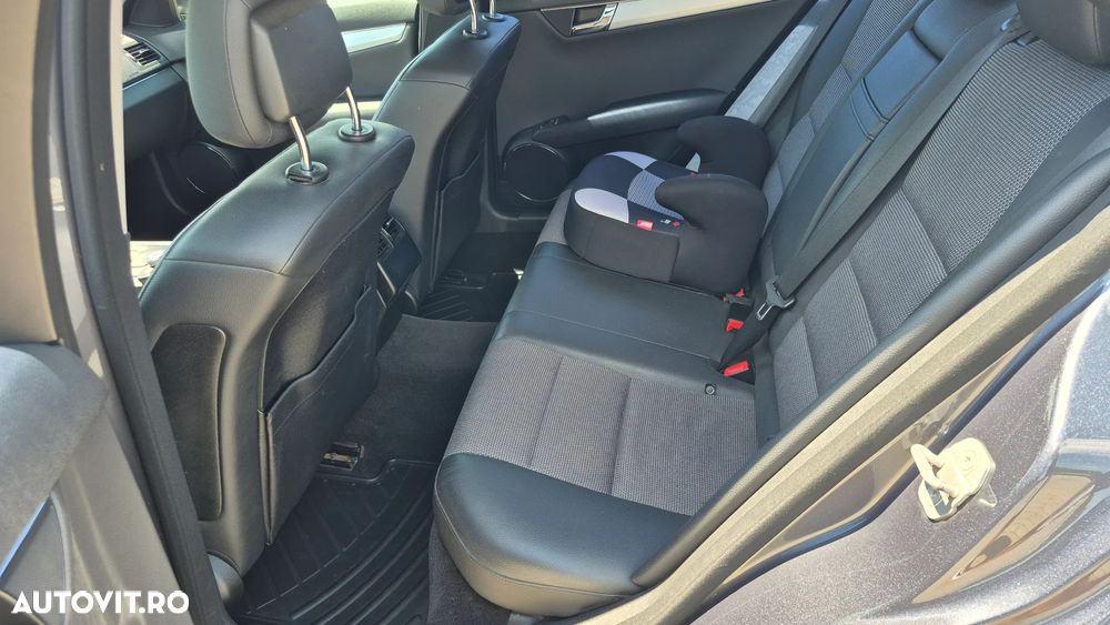 Mercedes-Benz C 200 CGI Automatik BlueEFFICIENCY Avantgarde - 25