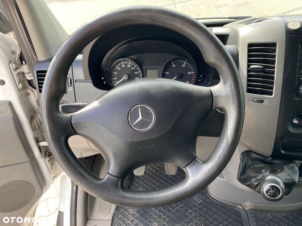 Mercedes-Benz Sprinter - 29
