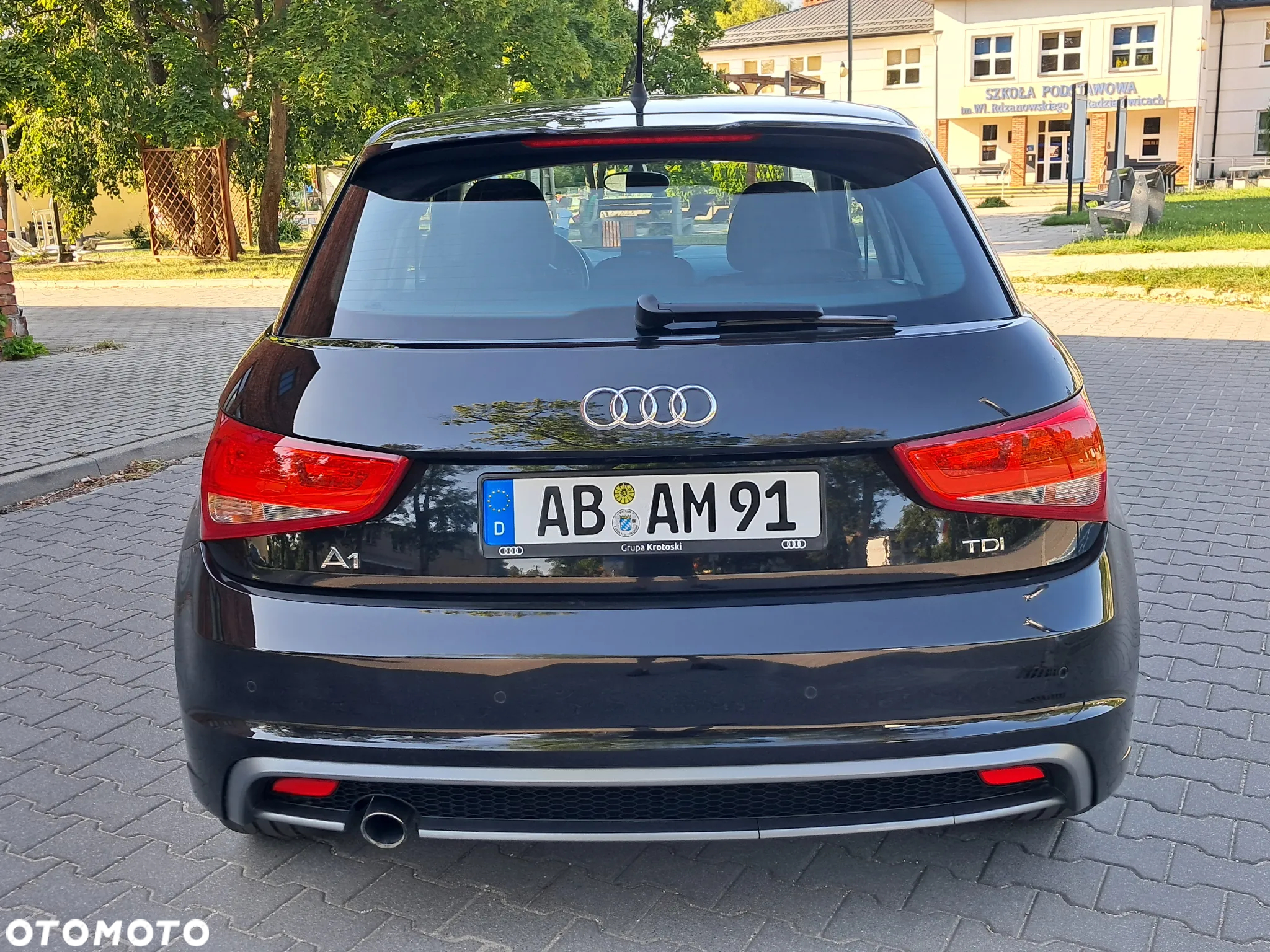 Audi A1 Sportback 1.6 TDI S line Sportpaket - 10